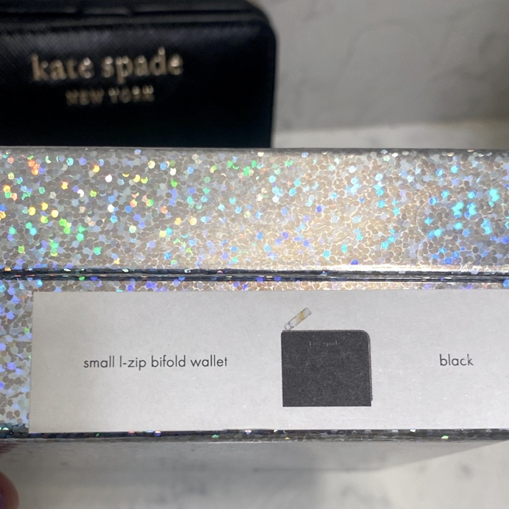 Kate Spade NY Cameron Small l-Zip Bifold - Picture 13 of 14